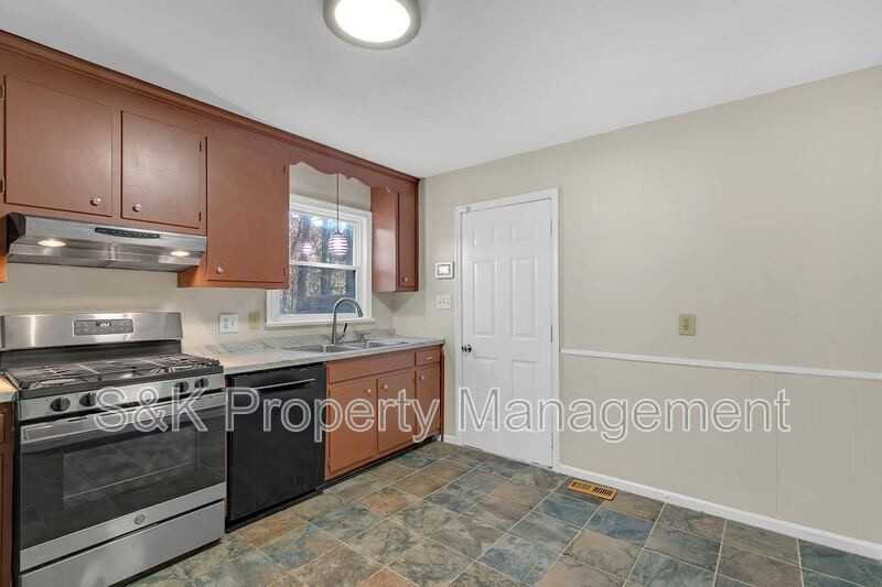 350 Hughes Dr - Photo 6 of 21