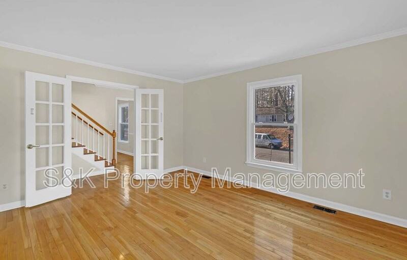 350 Hughes Dr - Photo 7 of 21