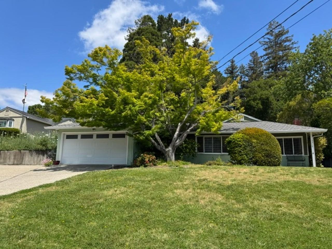 3312 Helen Ln