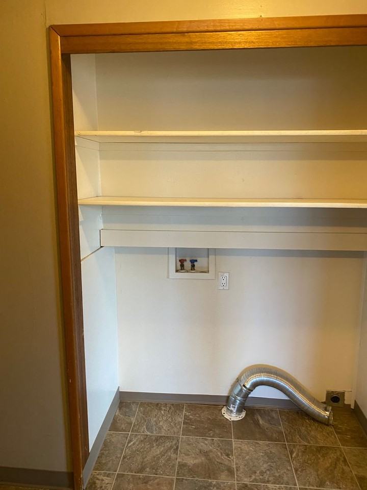 606 Anchor Pl - Photo 3 of 22