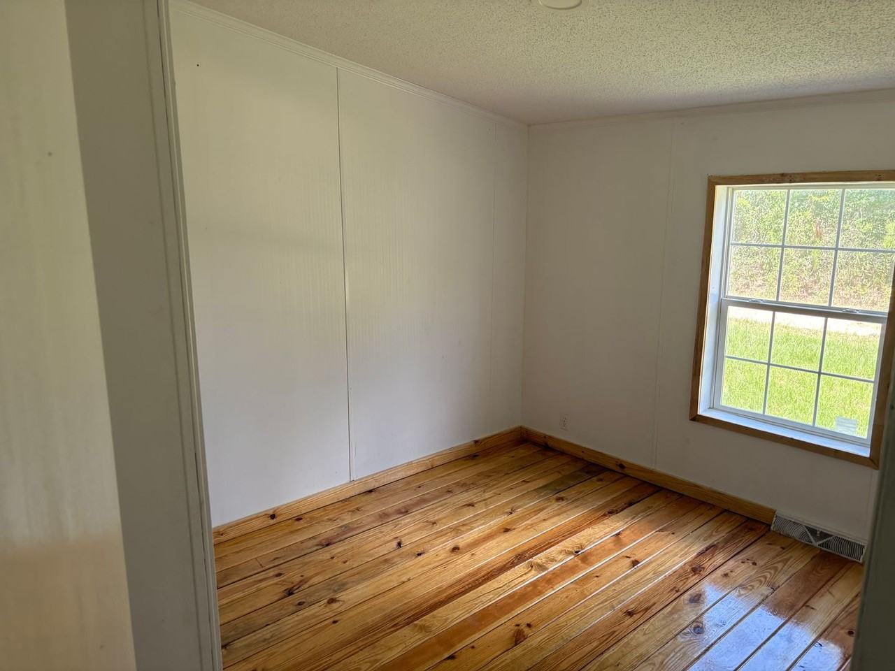 762 County Road 1176 - Photo 4 of 11