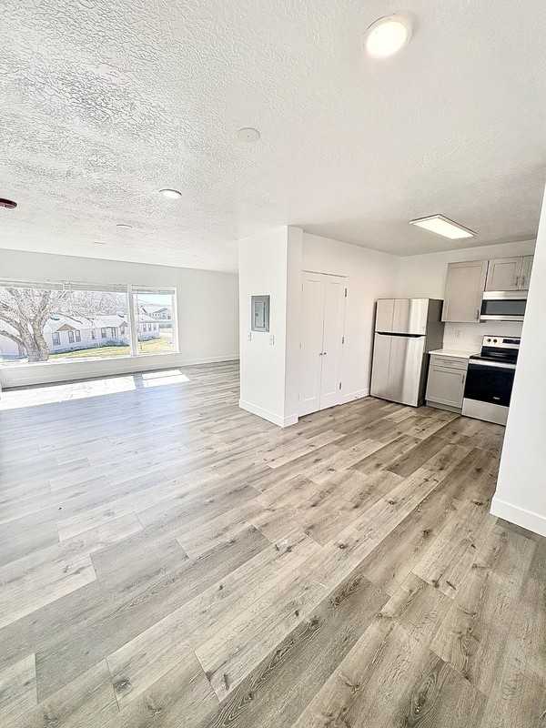 295 Eastsouth - Photo 6 of 11