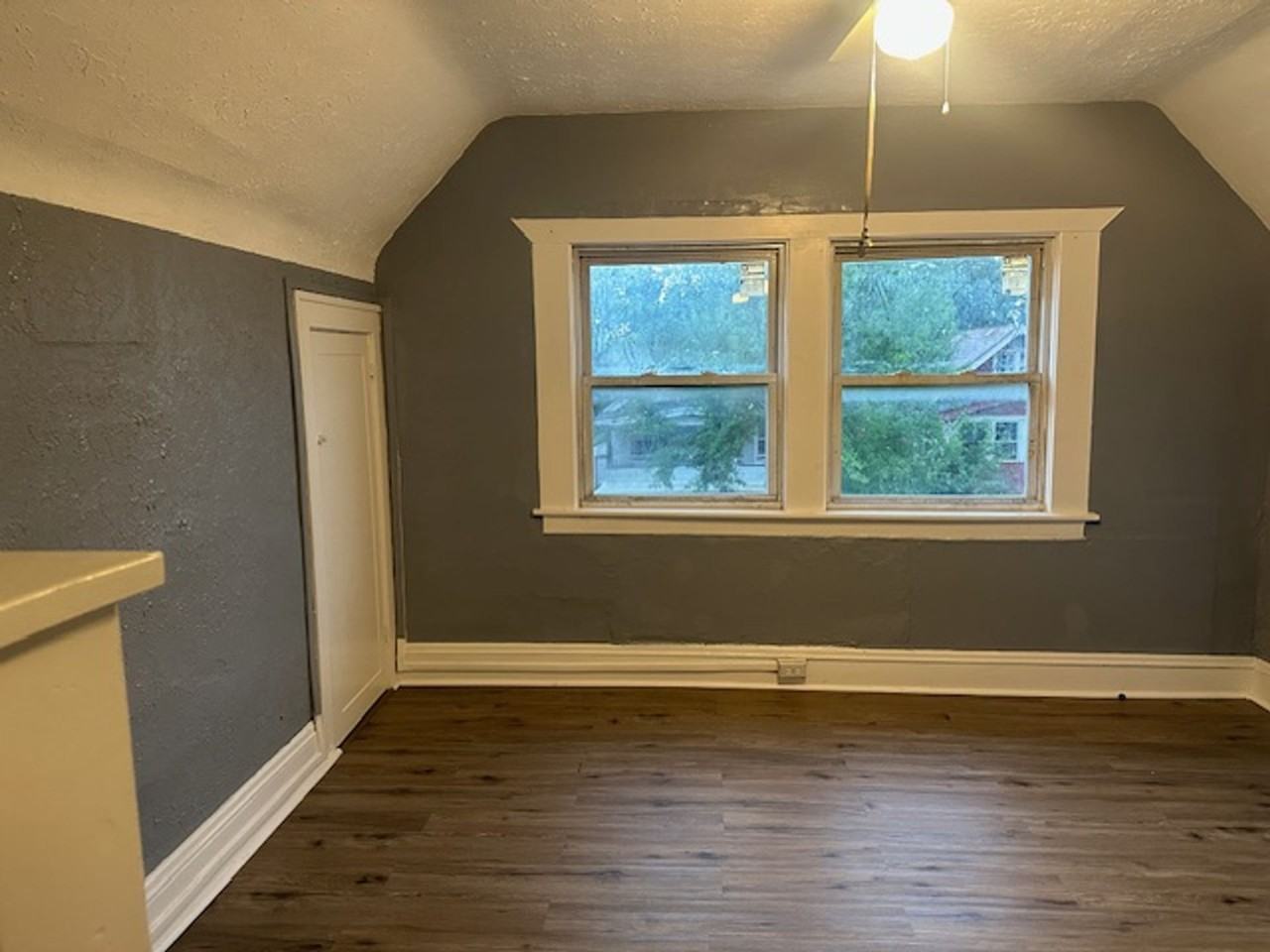Nice Cossey third floor unit - Photo 3 of 5