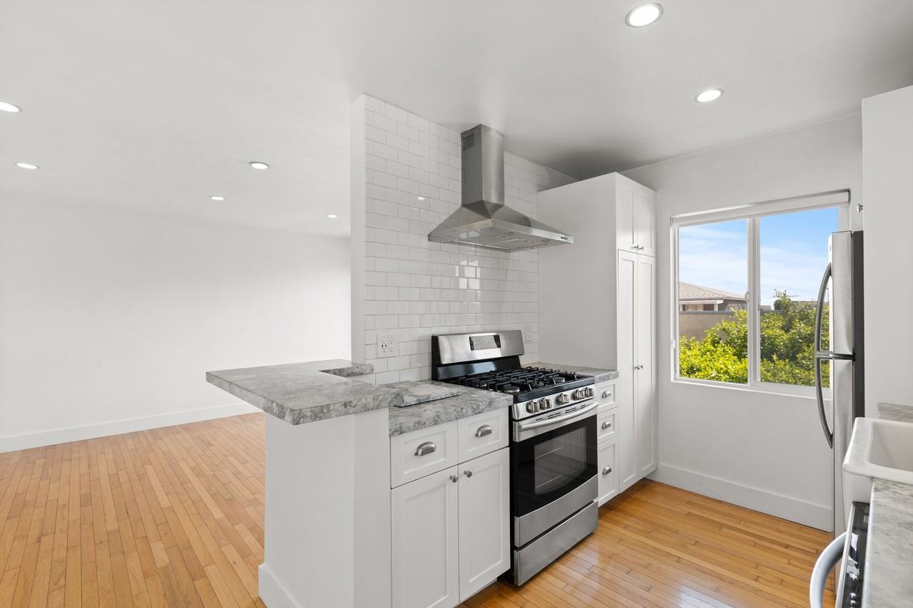 1167 Bellevue Ave - Photo 6 of 17