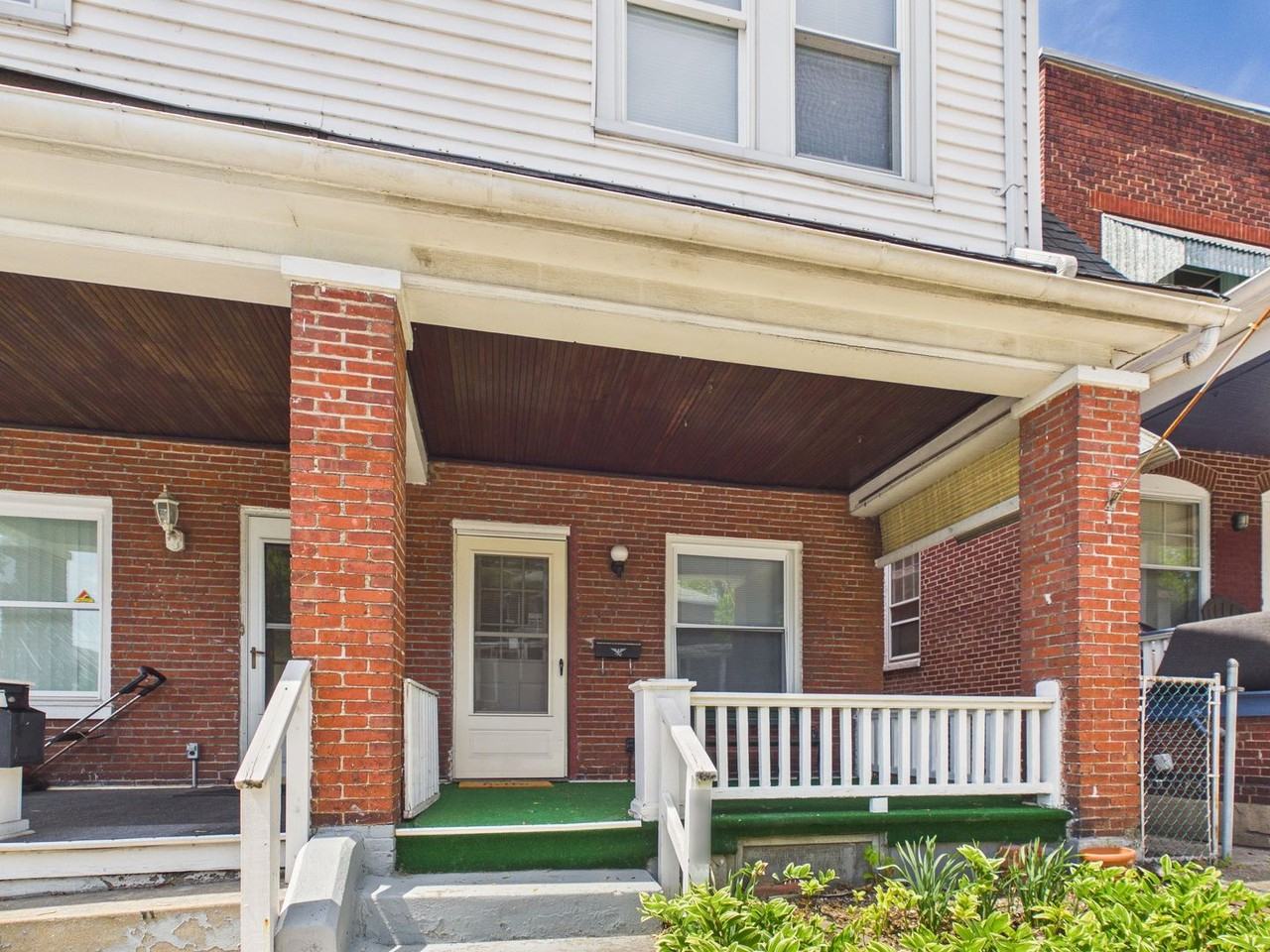 622 S 20th St - Photo 2 of 24