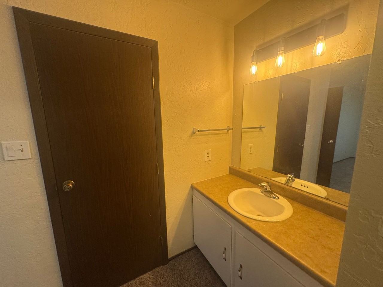 8432 Chambers Ct Ne - Photo 6 of 15