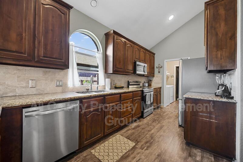 5321 Thornbush Dr - Photo 3 of 22