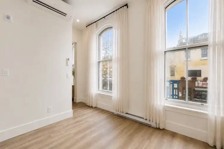 29 King St W - Photo 4 of 27