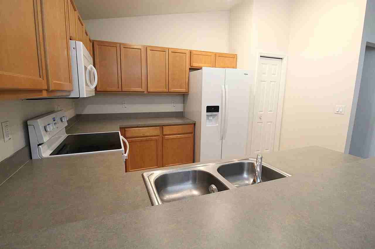 2211 11th Ave E - Photo 6 of 22
