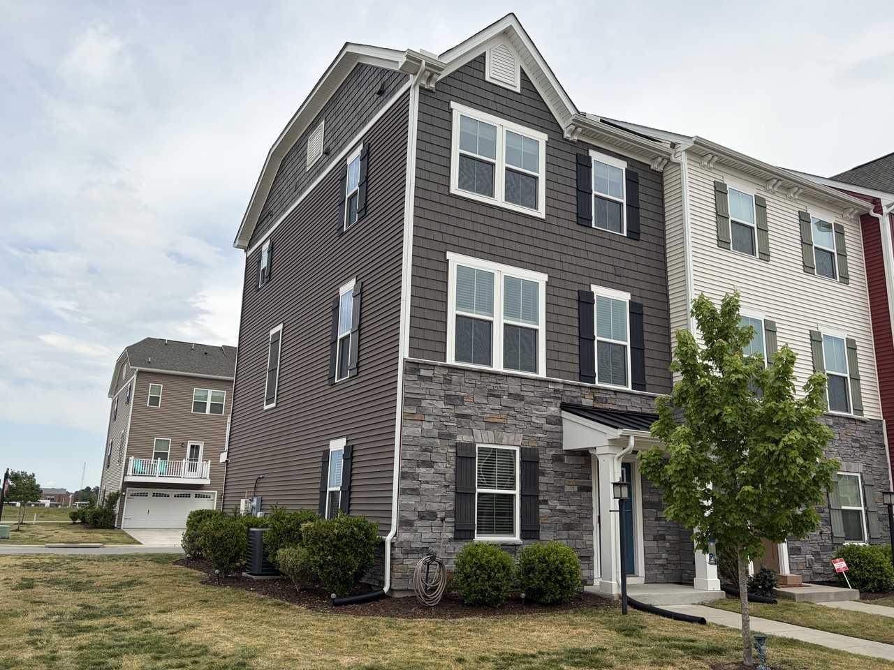101 Spring Grove Way - Photo 2 of 50