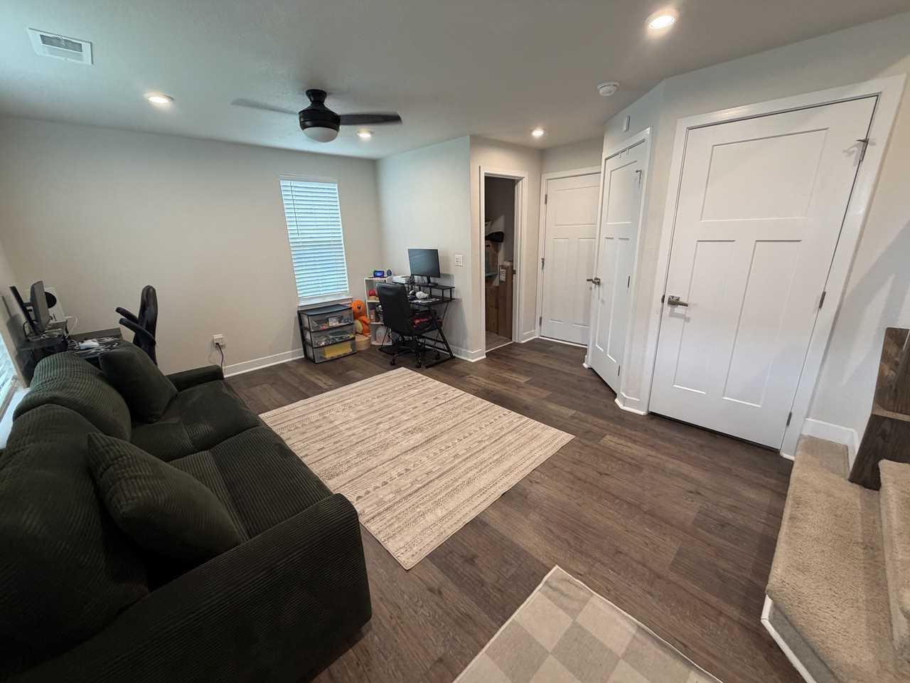 101 Spring Grove Way - Photo 4 of 50