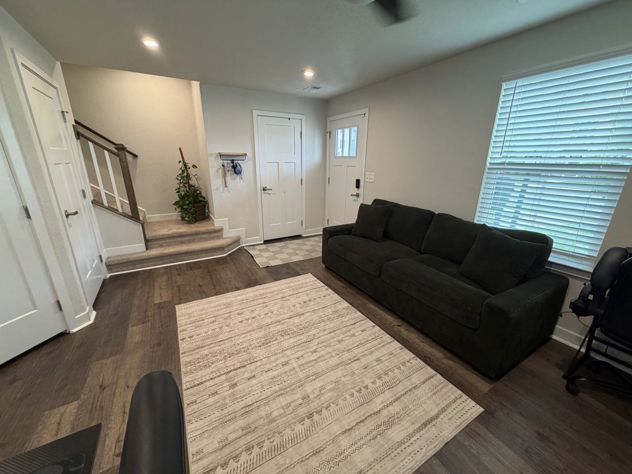 101 Spring Grove Way - Photo 6 of 50
