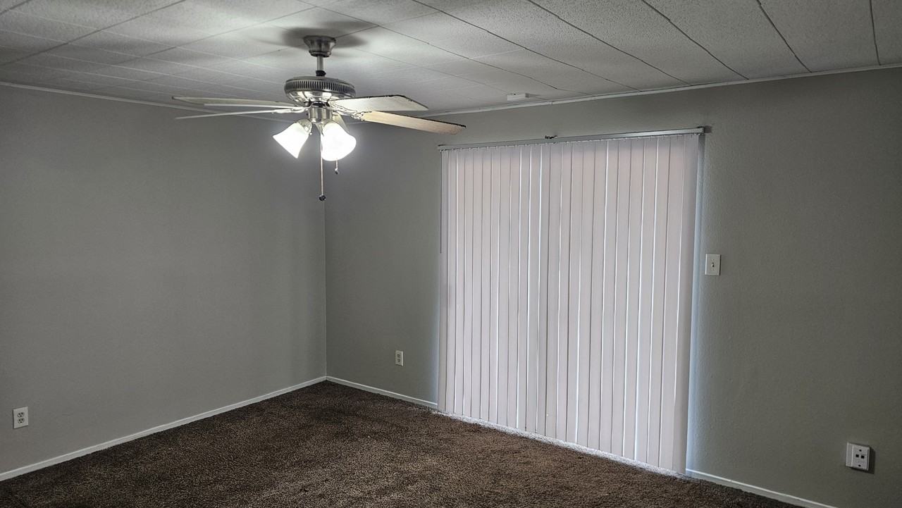 18015 Autumn Hills Dr - Photo 6 of 12