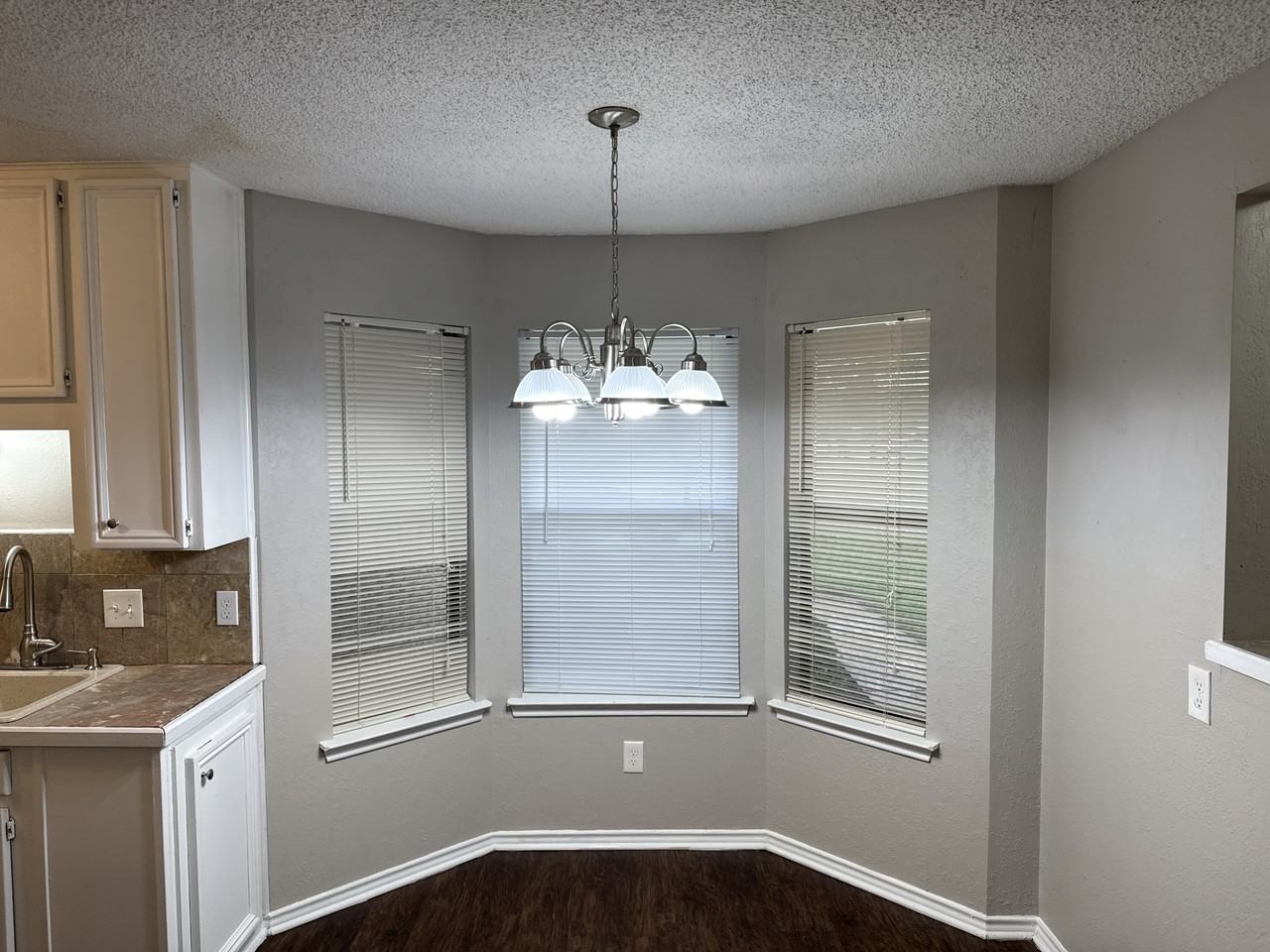 221 Arnold St - Photo 6 of 21