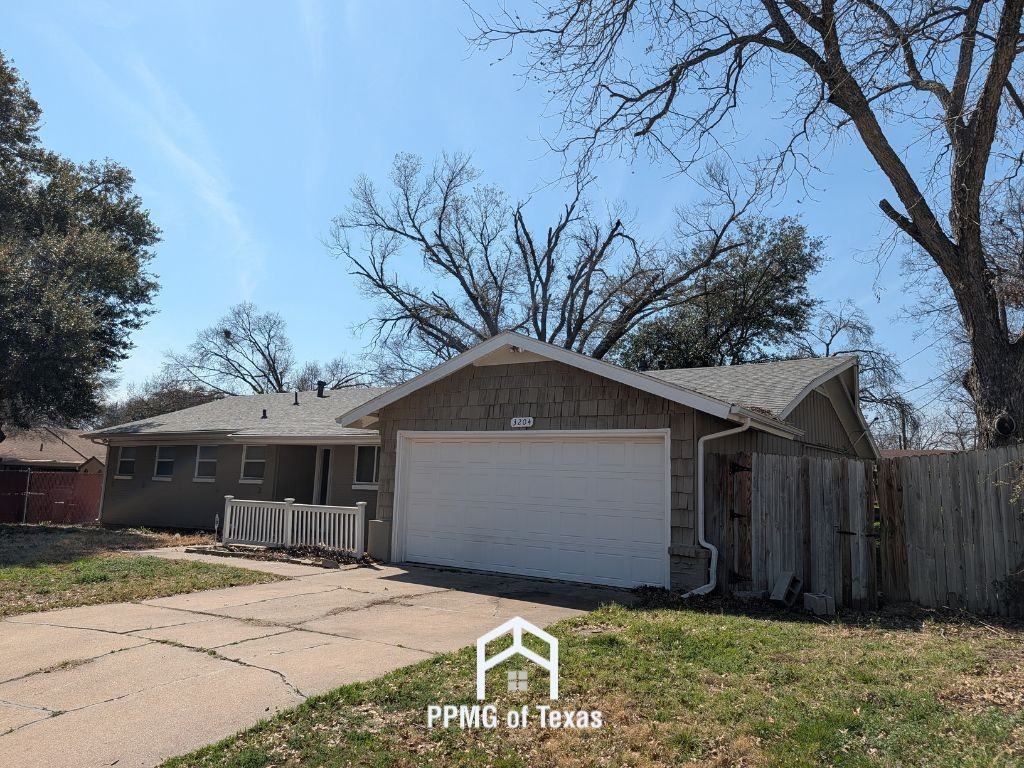 3204 Phoenix Dr - Photo 2 of 22