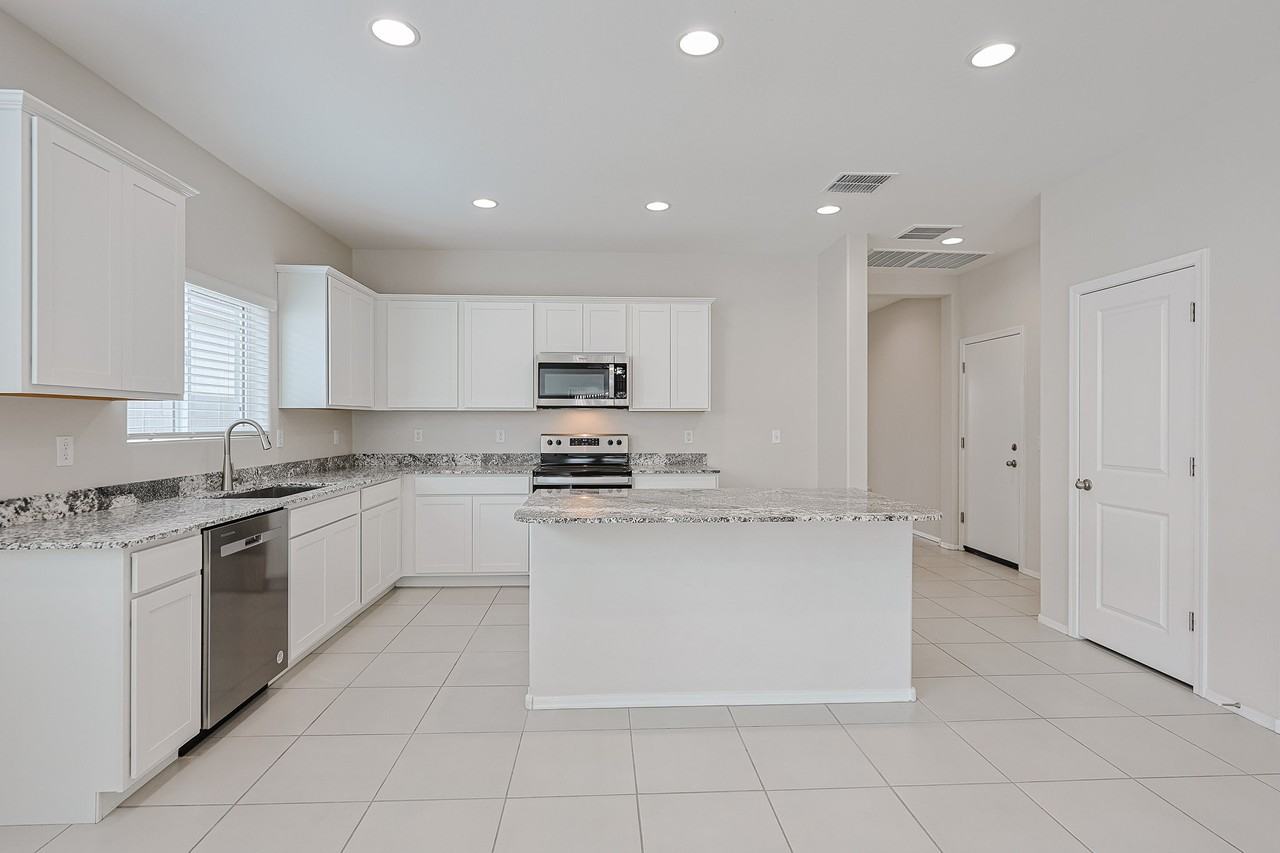 10338 W Wier Ave - Photo 2 of 29