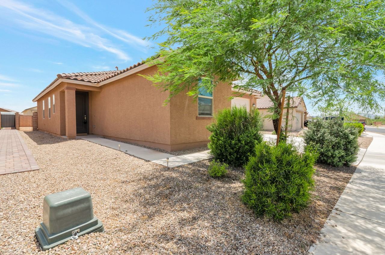 5631 S Ruby Quinn Pl - Photo 2 of 25
