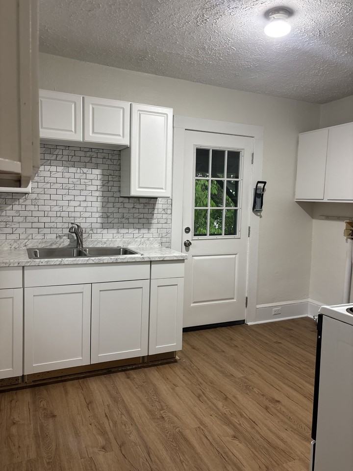 140 Fairview Ave - Photo 6 of 13