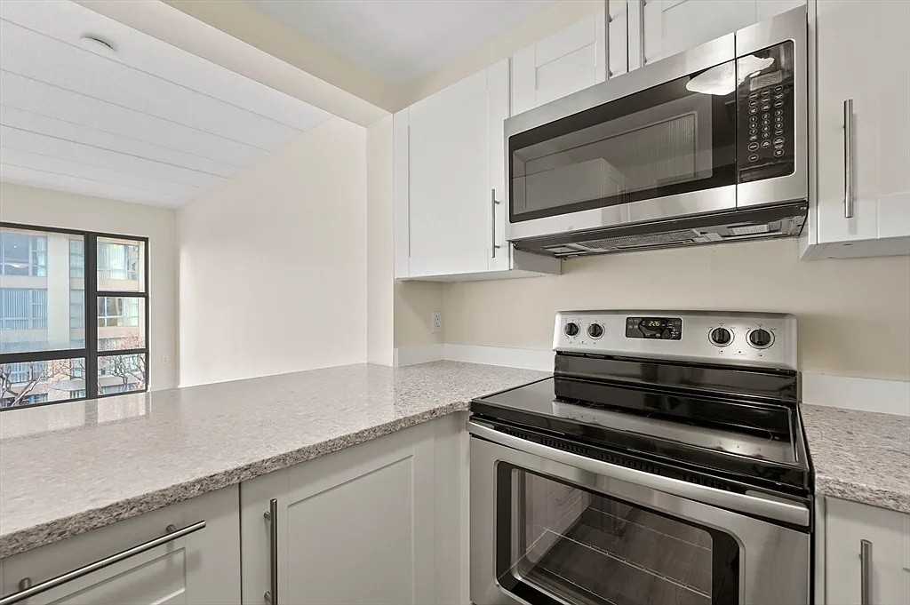 170 Gore St #313 - Photo 2 of 11