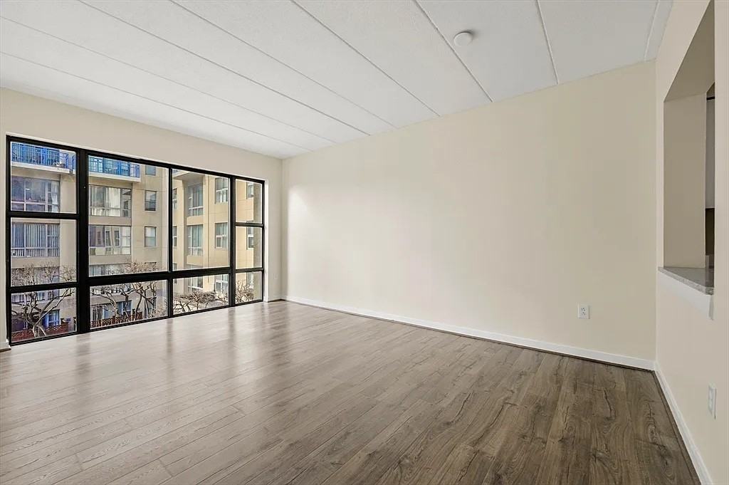 170 Gore St #313 - Photo 3 of 11