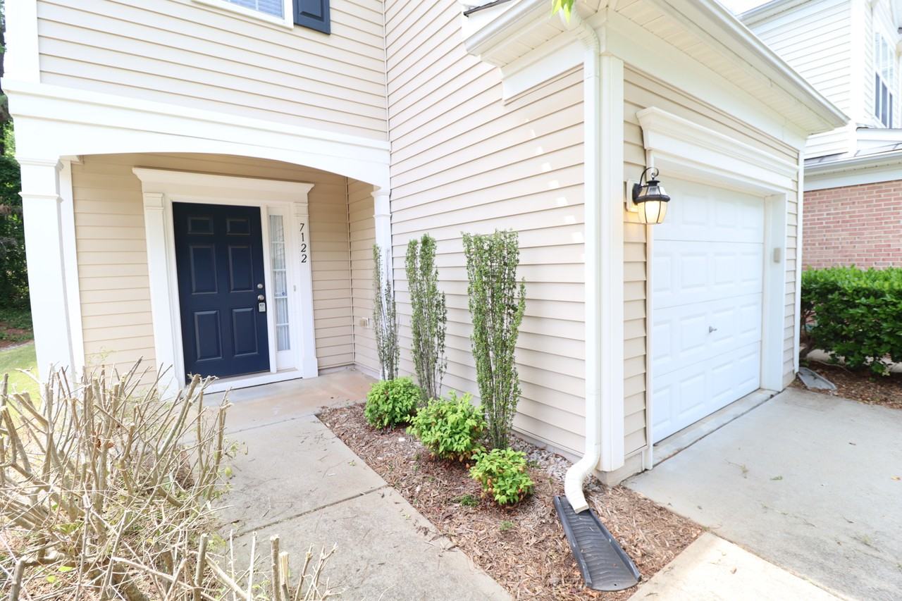 7122 Racine Way - Photo 2 of 32