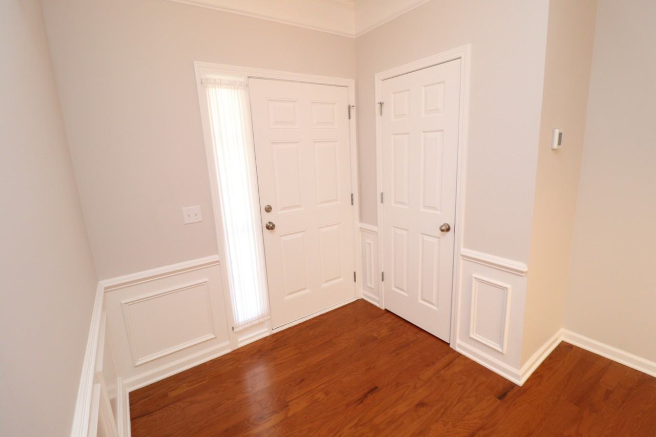 7122 Racine Way - Photo 3 of 32