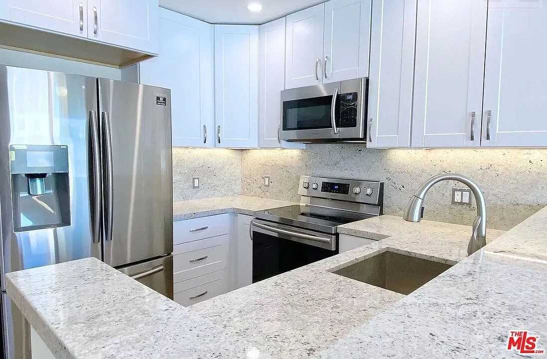 1731 Colby Ave #102 - Photo 3 of 6