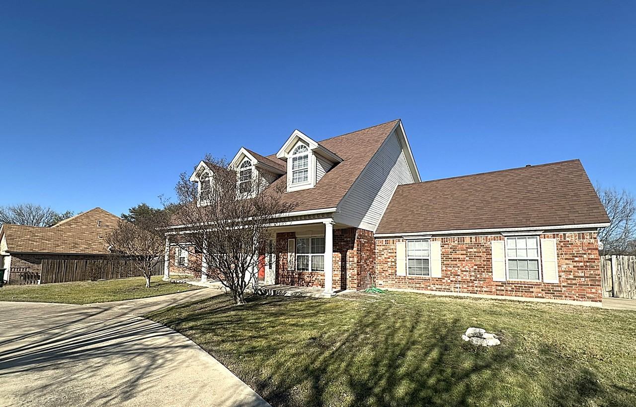 2105 Ocelot Cir - Photo 2 of 25