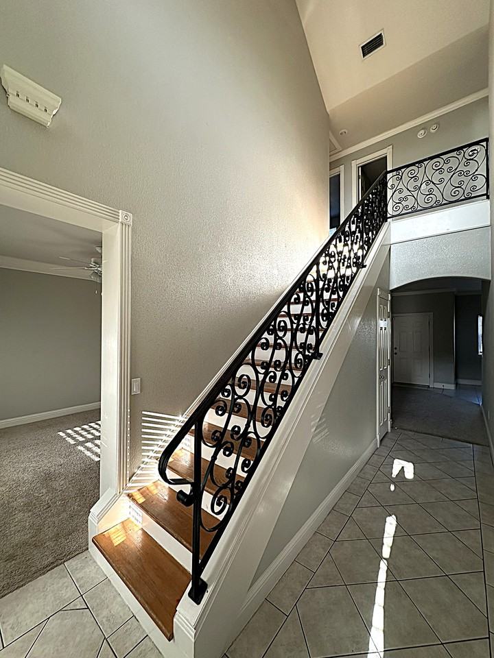 2105 Ocelot Cir - Photo 3 of 25