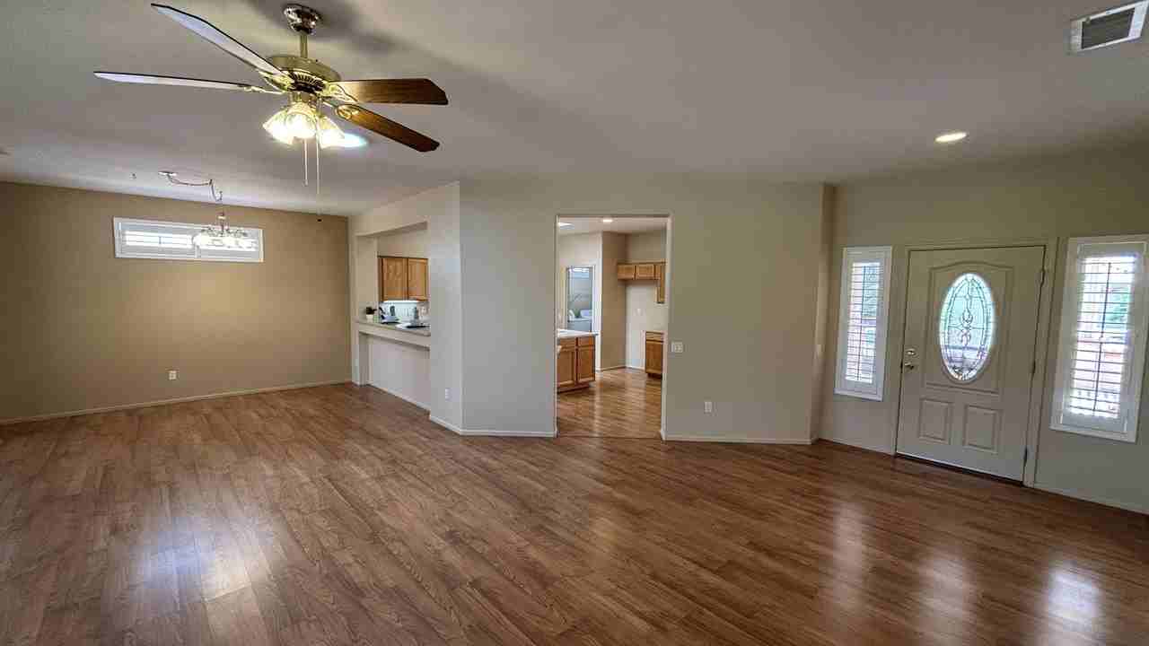 15138 W Las Brizas Ln - Photo 4 of 29