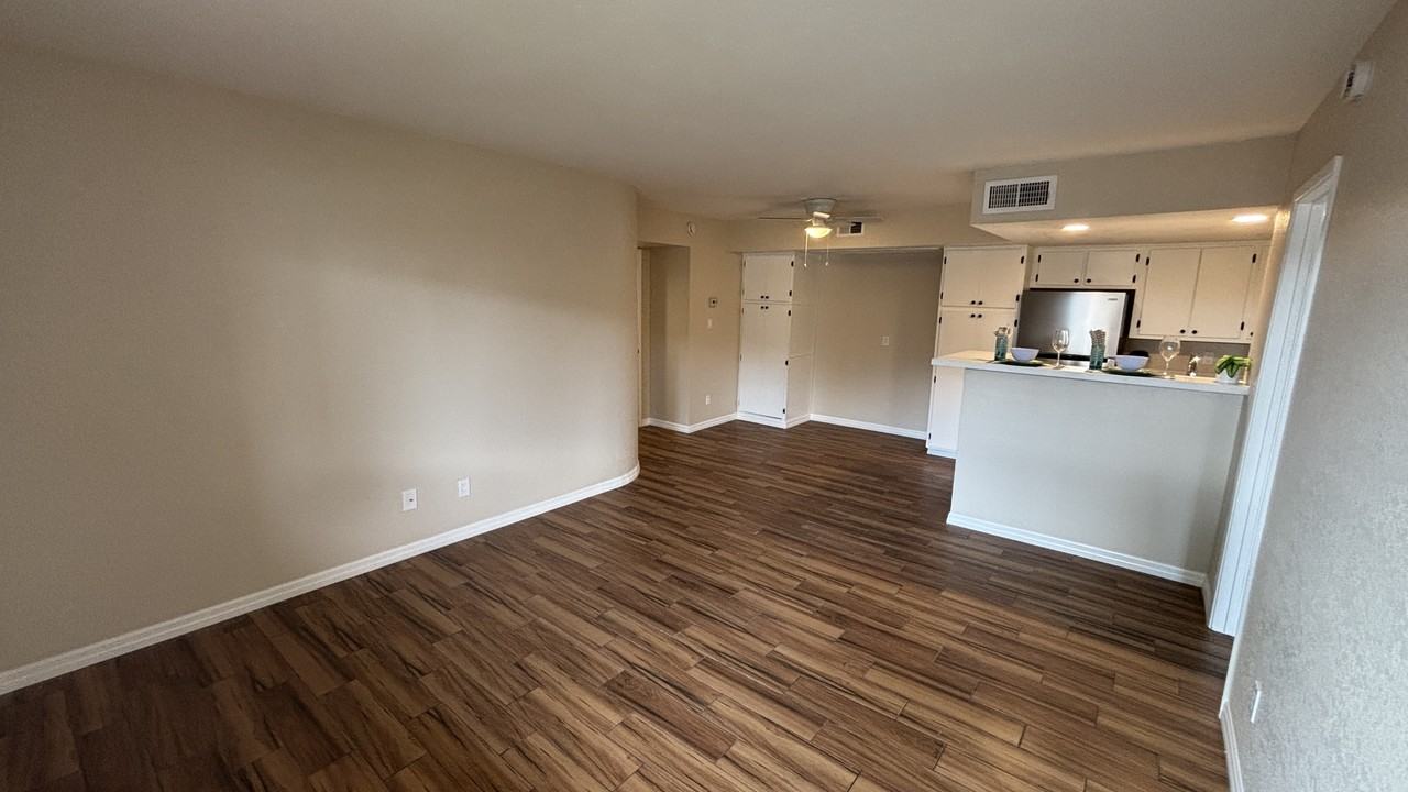 3601 W Tierra Buena Ln - Photo 2 of 21