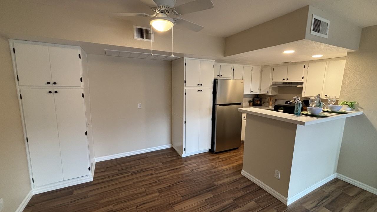 3601 W Tierra Buena Ln - Photo 4 of 21