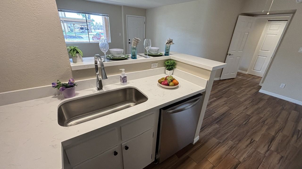 3601 W Tierra Buena Ln - Photo 7 of 21
