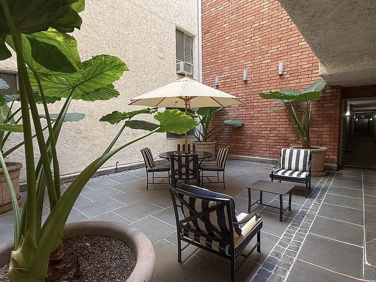 1440 Veteran Ave #220 - Photo 2 of 13