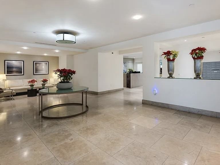 1440 Veteran Ave #220 - Photo 4 of 13