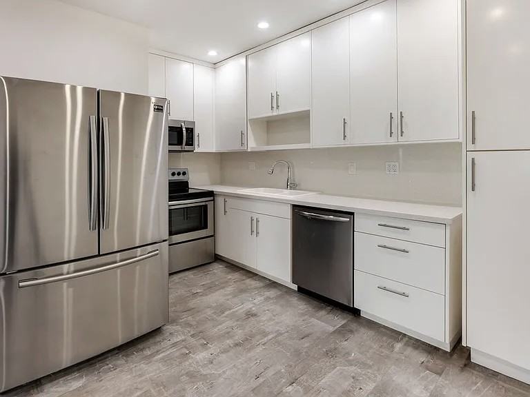 1440 Veteran Ave #220 - Photo 5 of 13