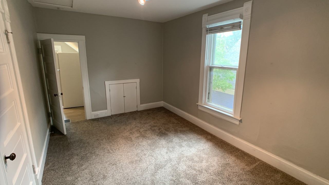 112 E Espanola St - Photo 6 of 8