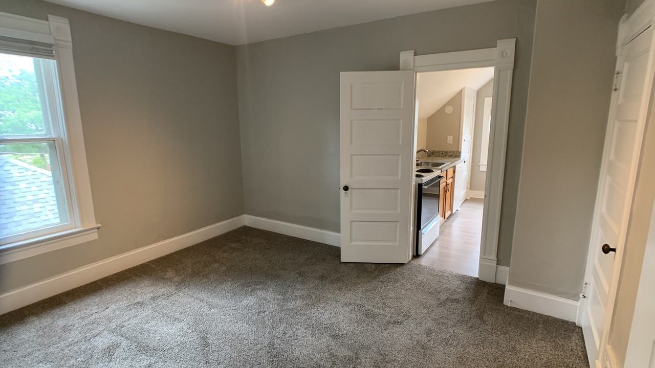 112 E Espanola St - Photo 7 of 8