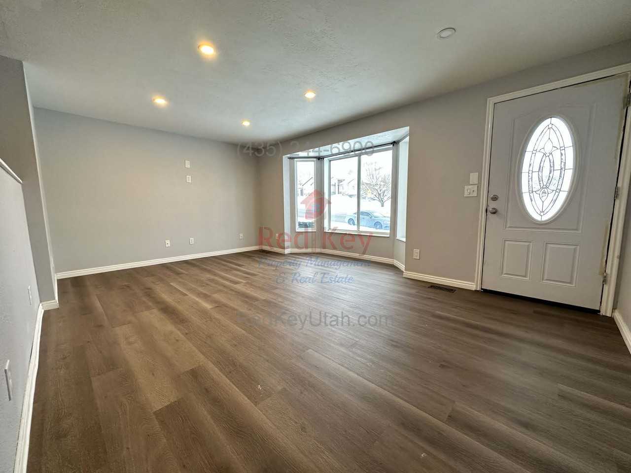 453 Skyline Dr - Photo 2 of 21