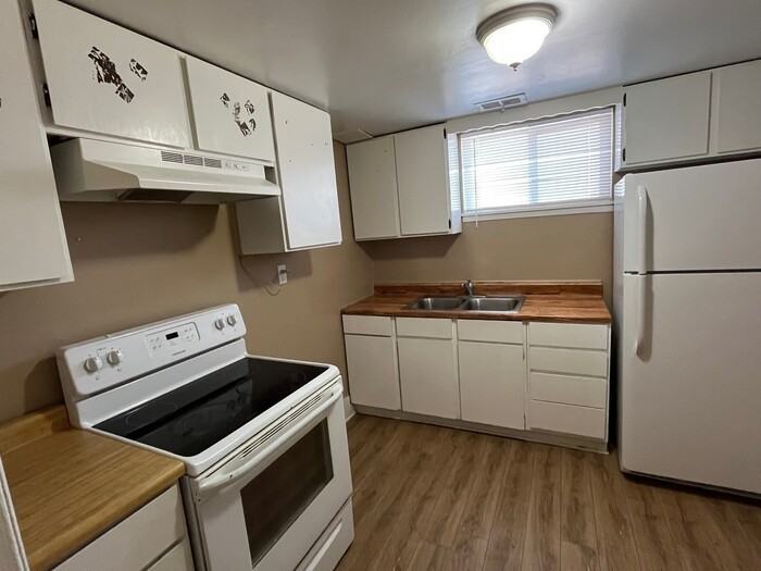 515 W Fern Dr #A - Photo 2 of 8