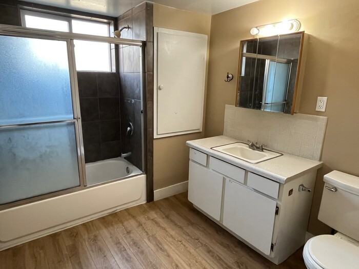 515 W Fern Dr #A - Photo 5 of 8