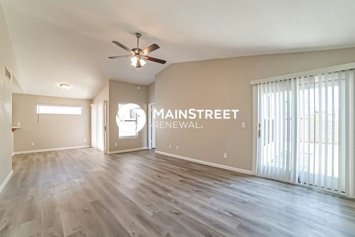 4010 N 88th Ave - Photo 4 of 16