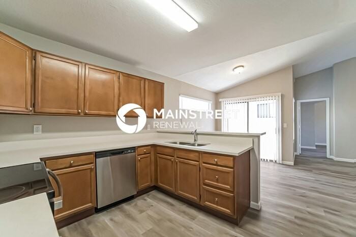 4010 N 88th Ave - Photo 6 of 16