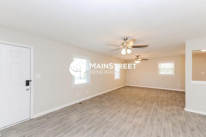 2073 Powder Springs Rd Sw - Photo 3 of 16