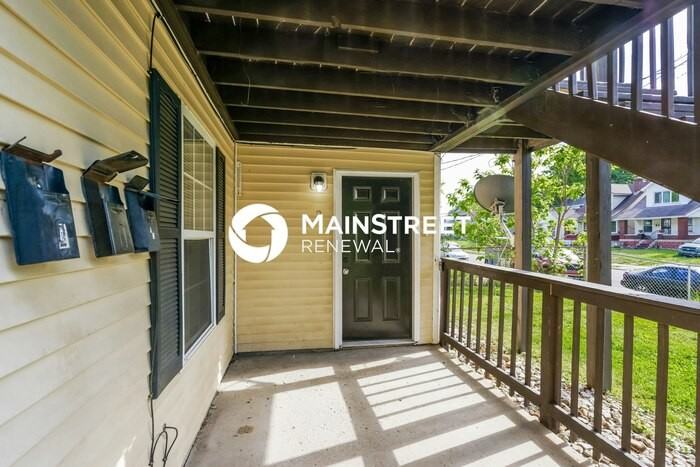 1439 Beech St #1 - Photo 3 of 16