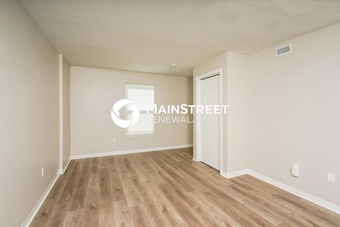 1439 Beech St #1 - Photo 4 of 16