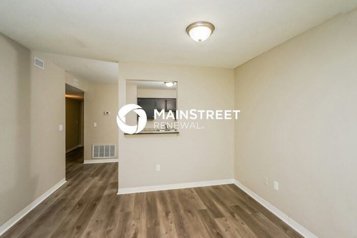 1439 Beech St #1 - Photo 5 of 16