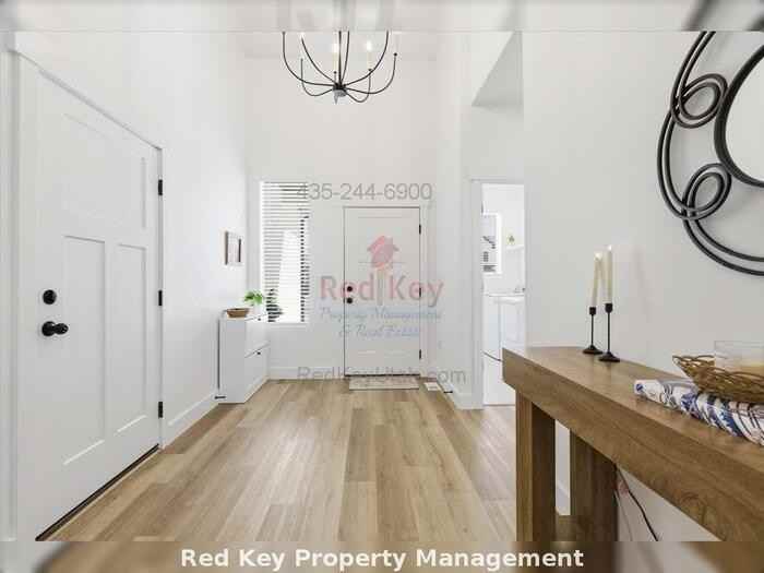 526 W 1860 N - Photo 3 of 37