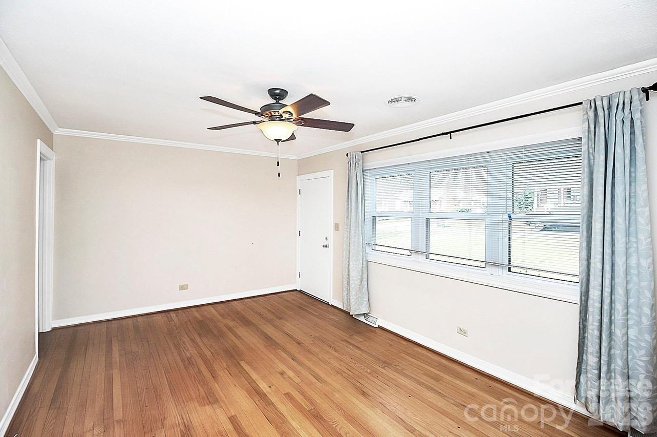 121 Marshdale Ave Sw - Photo 4 of 28
