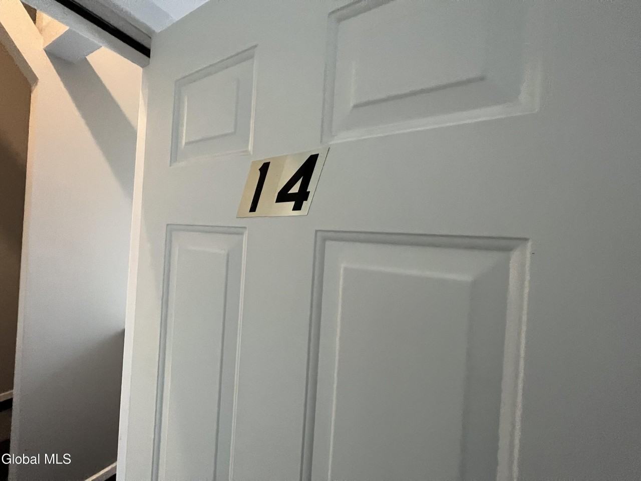 150 4th St #14 - Photo 2 of 13